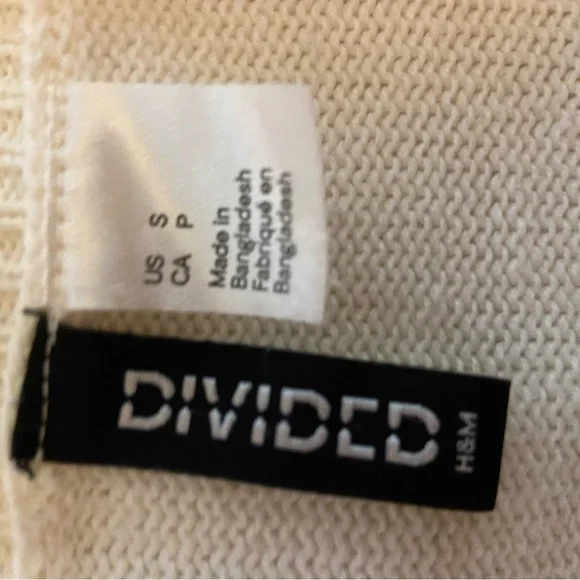 Women’s H & M Divided Brand Cream C/N L/S Sweater w/Embroidered Flowers S - Picture 2 of 3